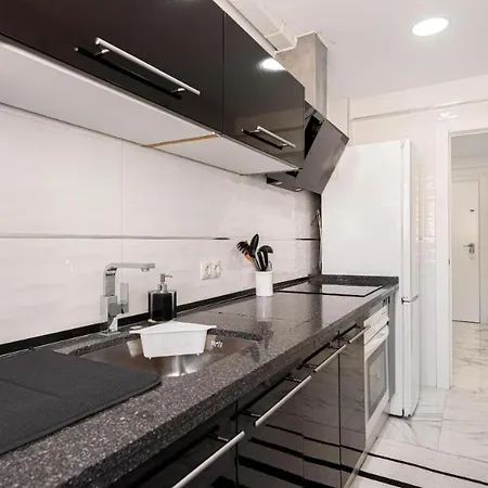 Urban Link Apartment *